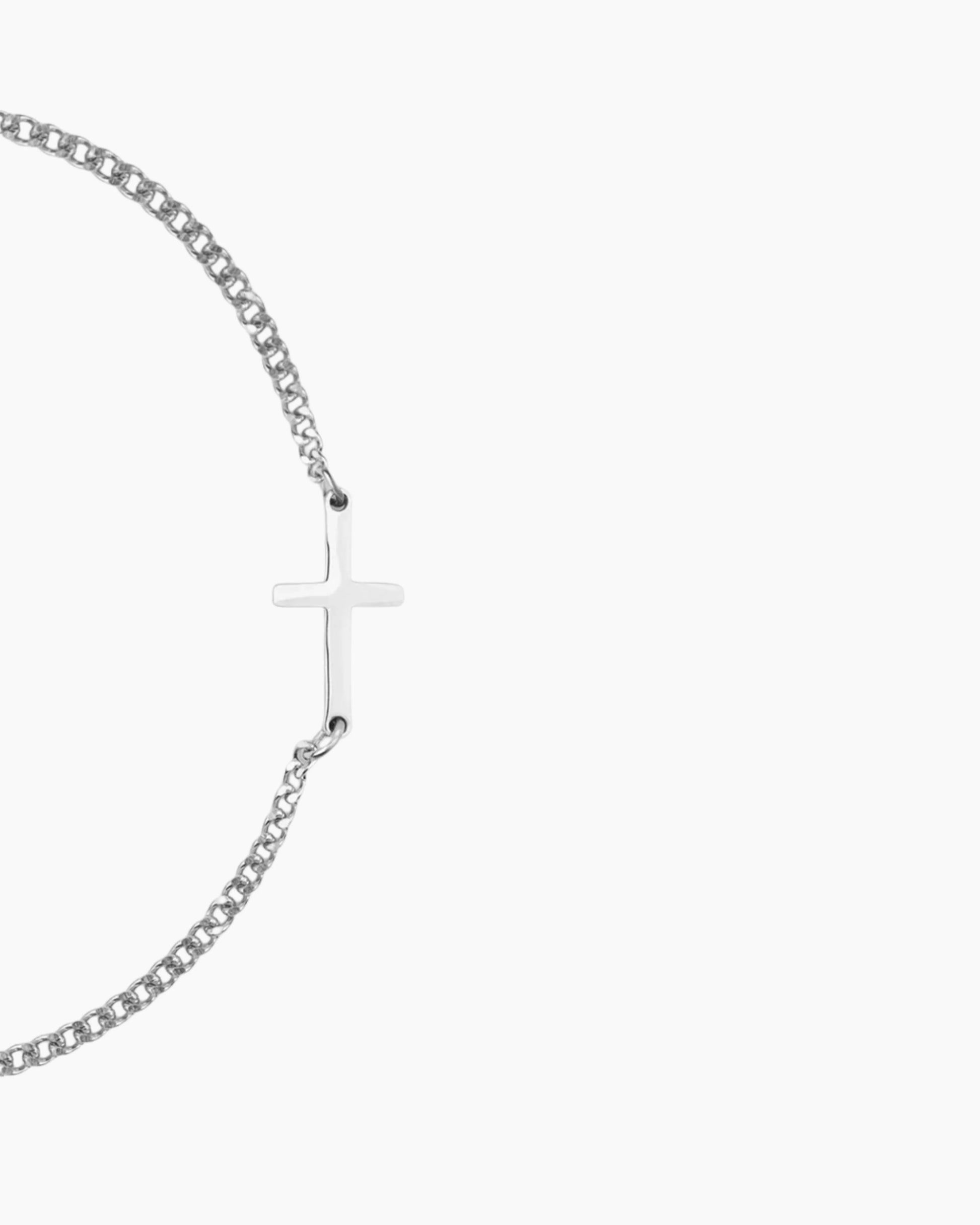Silver cross bracelet details image