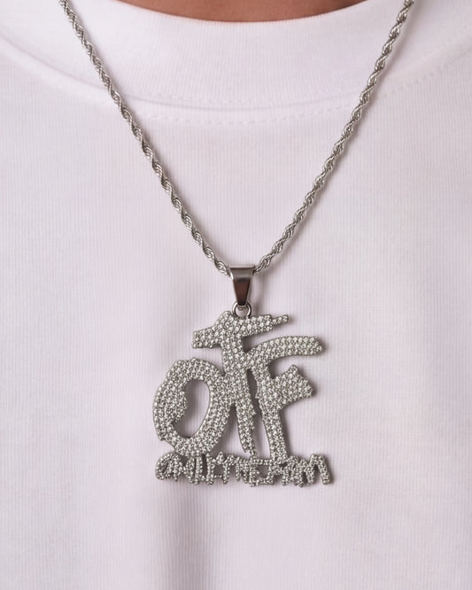 otf chain silver on model close up image