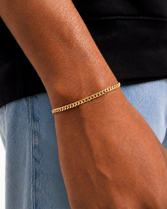 Cuban bracelet gold on model image