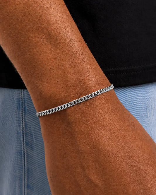 Cuban bracelet silver 3mm close up on model