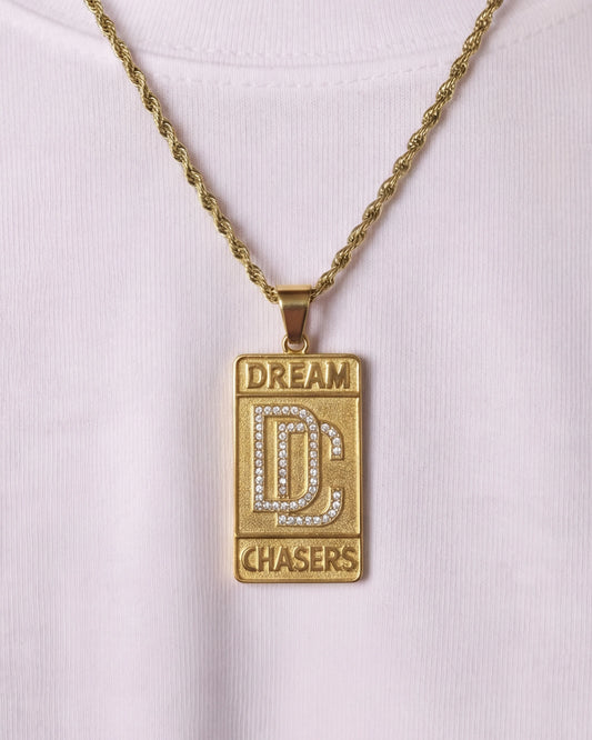 Gold Dream Chaser Impact chain necklace close up on model photo