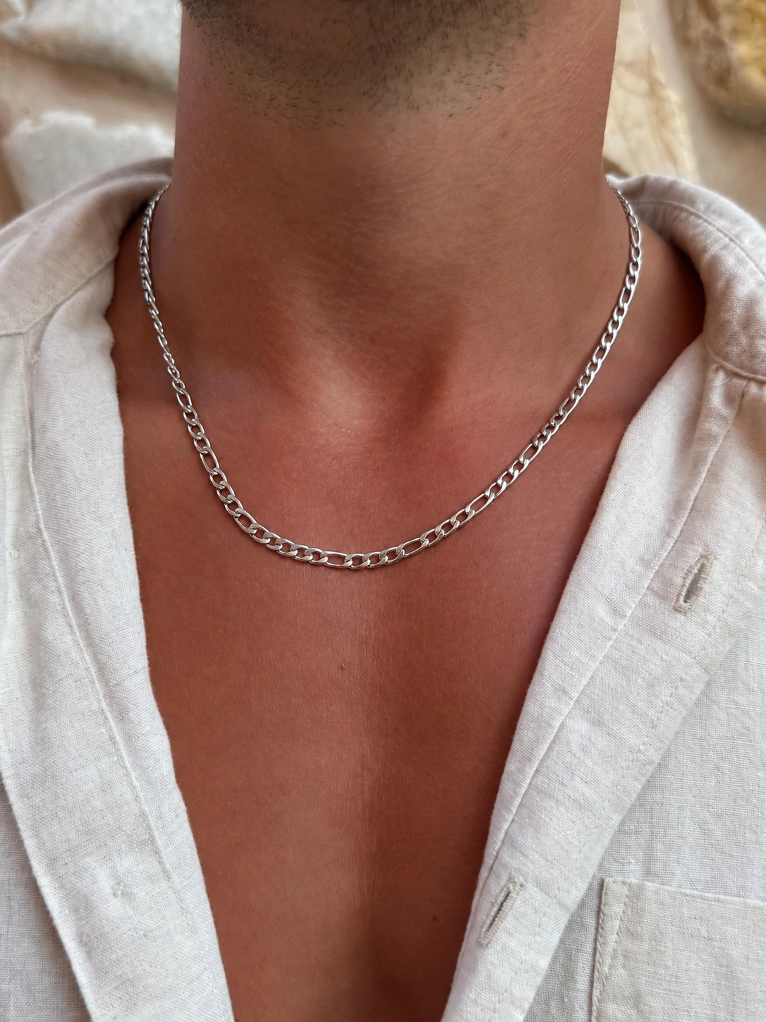 Figaro chain 4mm silver on model